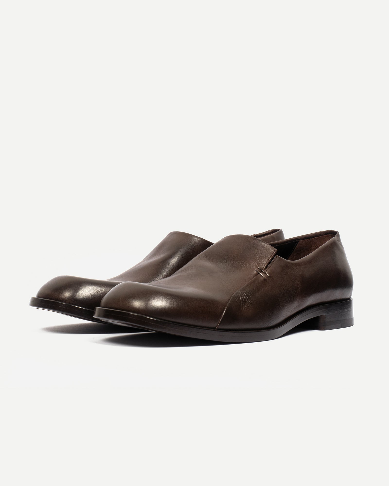 Marcos Hjorn_STAPLES SLIP ON – DARK BROWN_3