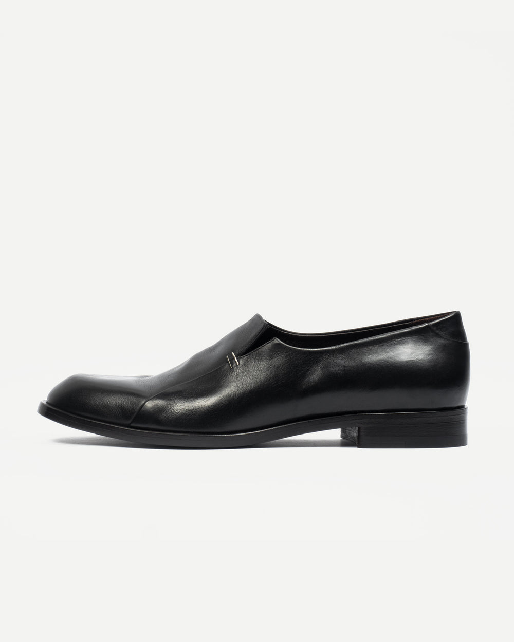 Marcos Hjorn_STAPLES SLIP ON – BLACK