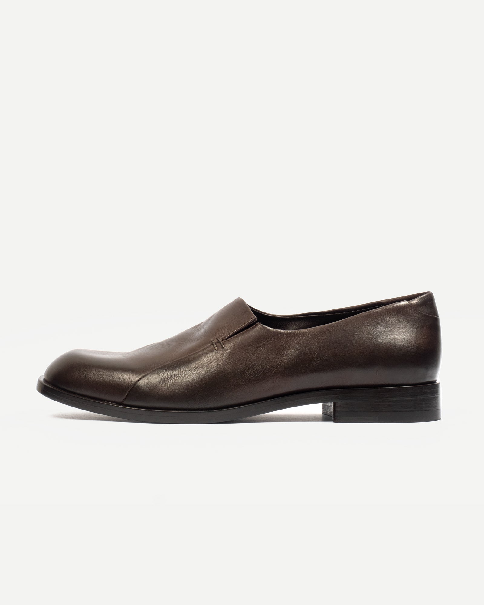 Marcos Hjorn_STAPLES SLIP ON – DARK BROWN_1